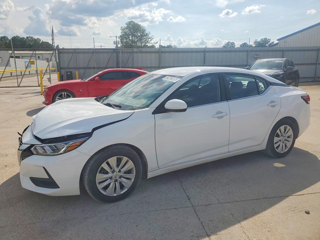 Salvage Nissan Sentra Image