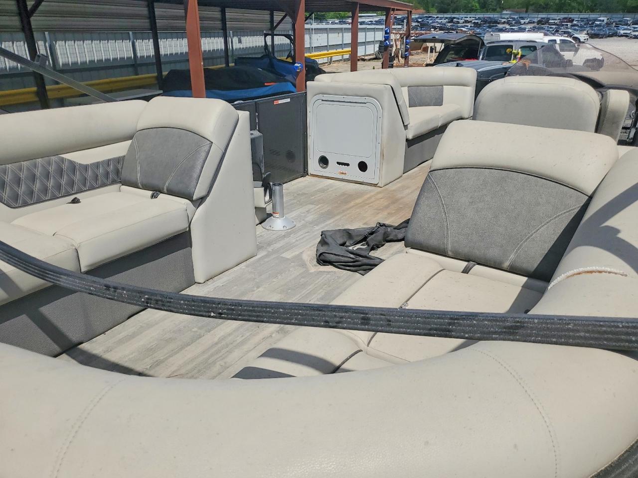 Crestliner Boat