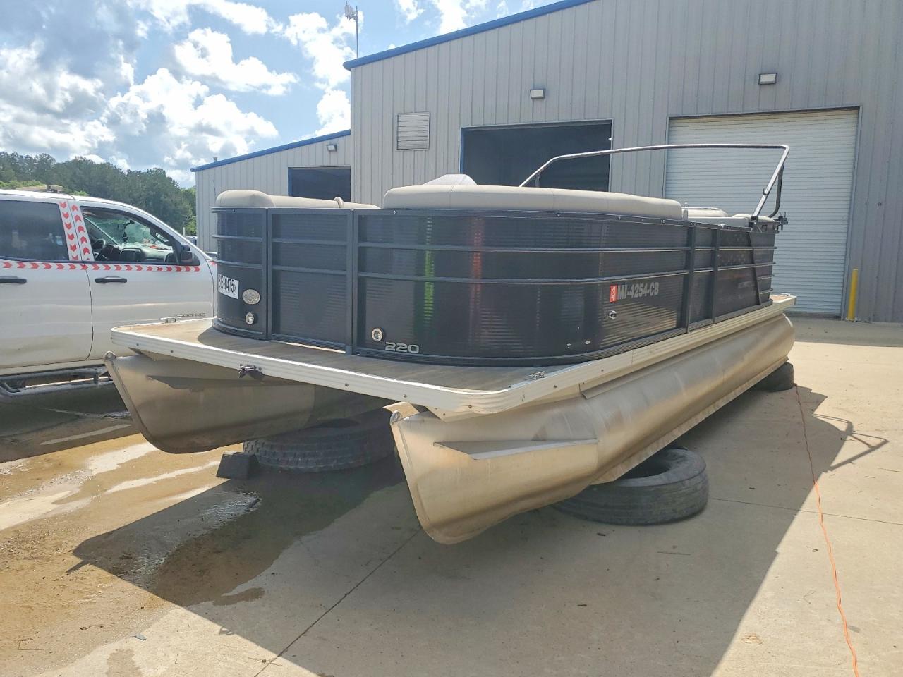 Crestliner Boat
