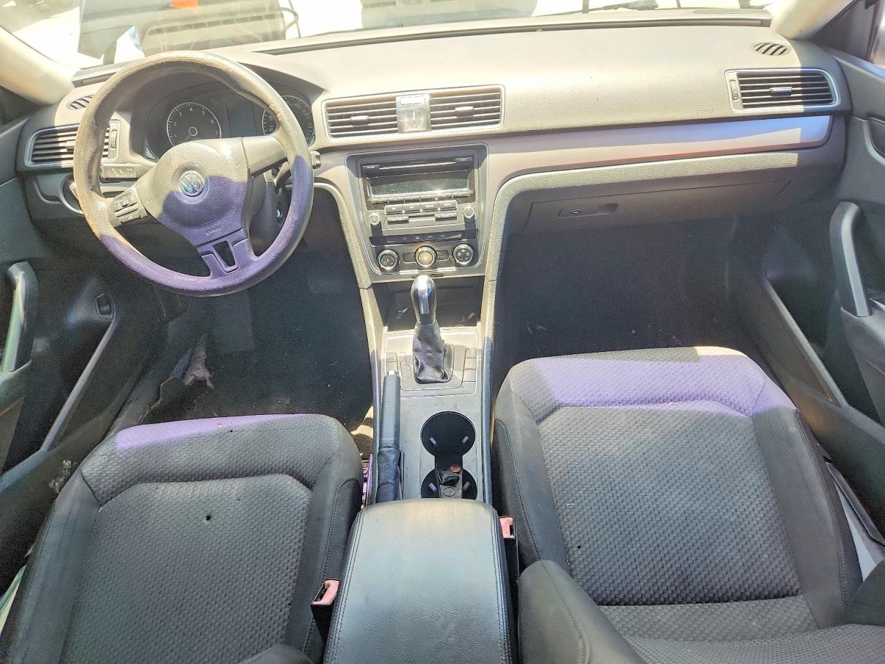Volkswagen Passat S