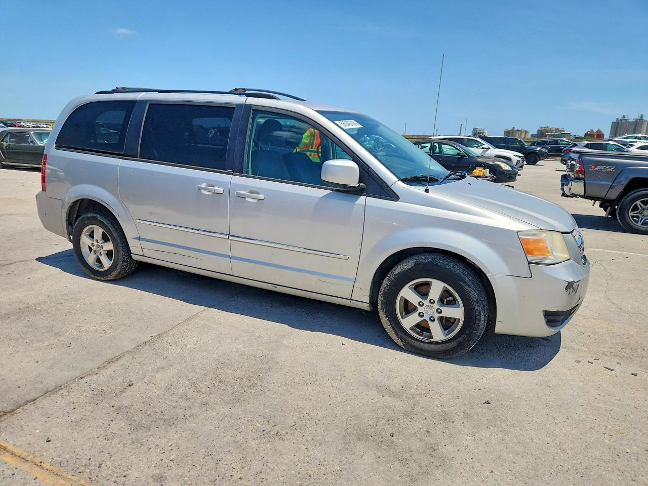 Dodge Caravan Sxt