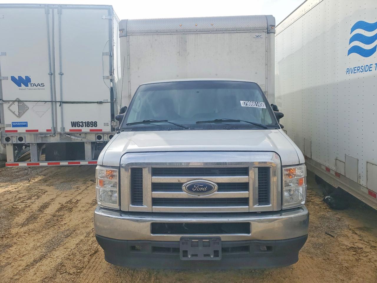 Ford Econoline E350 Super Duty Van
