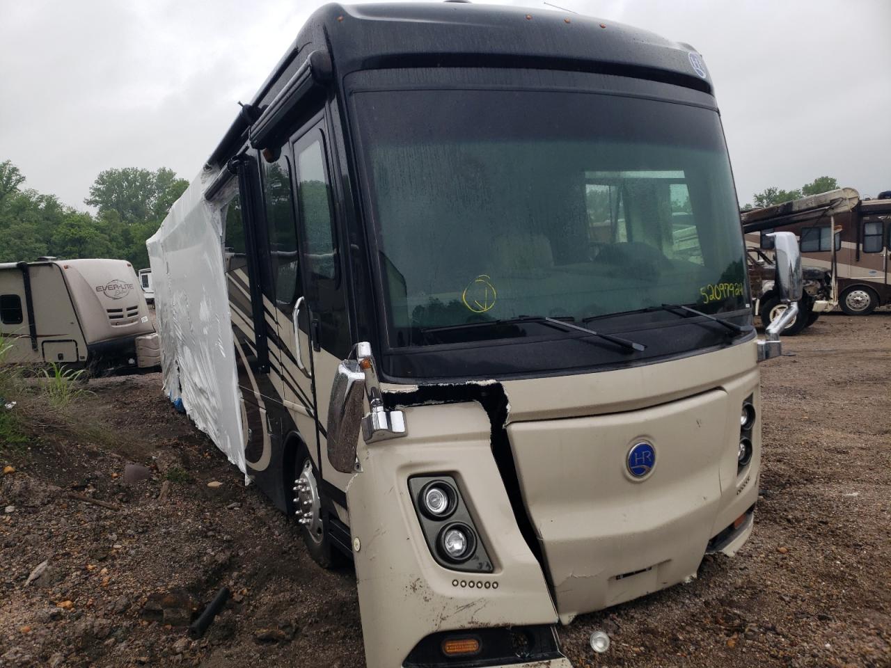 Salvage Freightliner Chassis Image