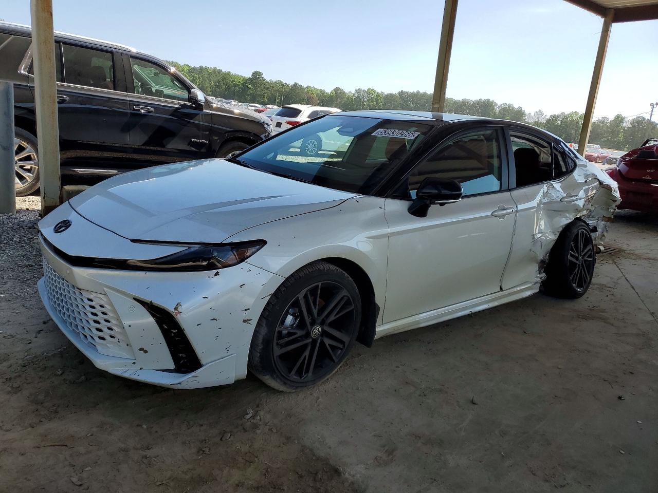 Salvage Toyota Camry Image