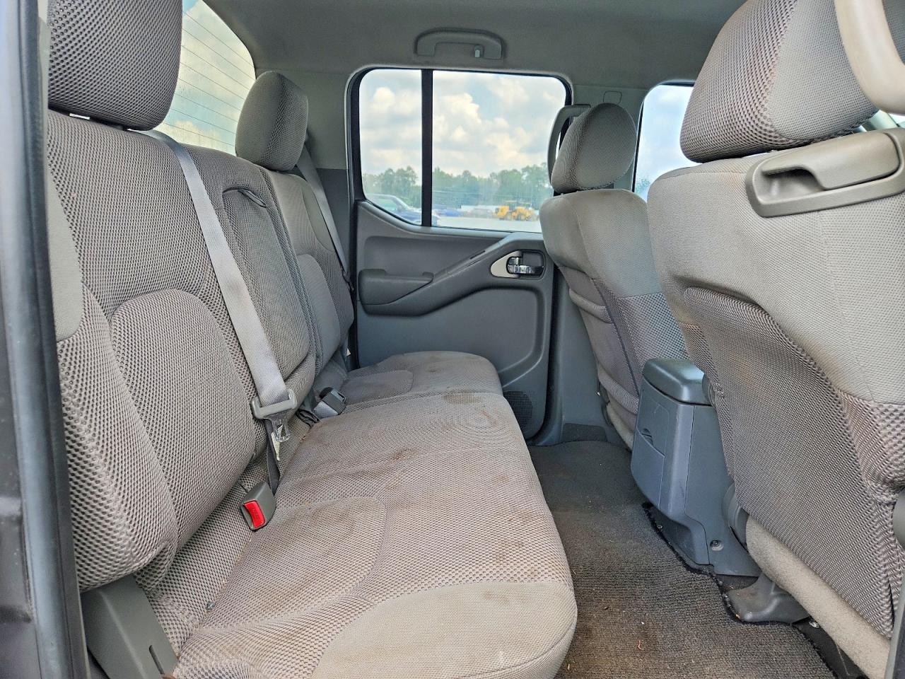 Nissan Frontier Se
