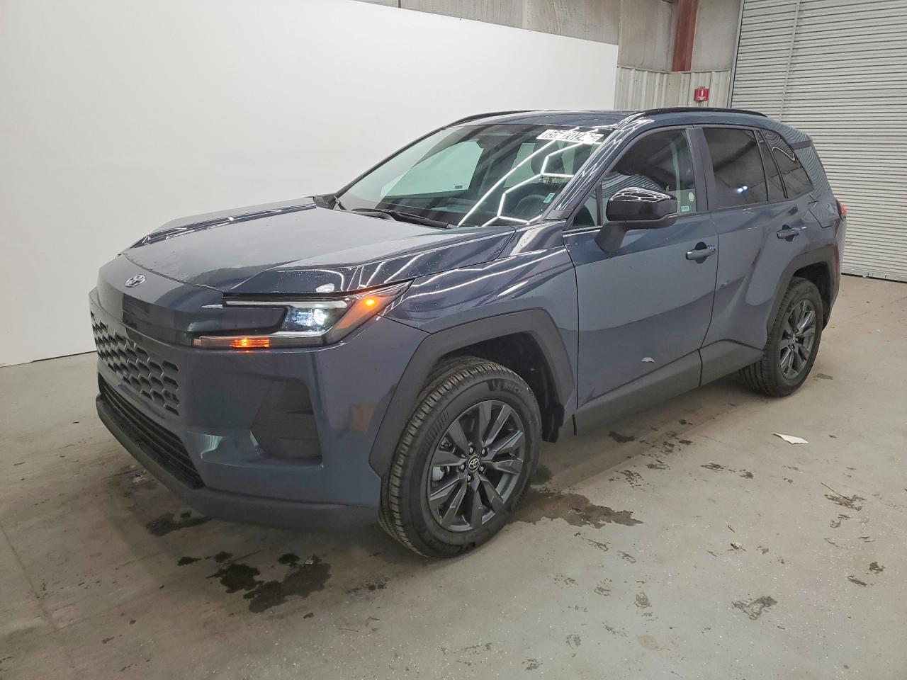Salvage Toyota RAV4 Image