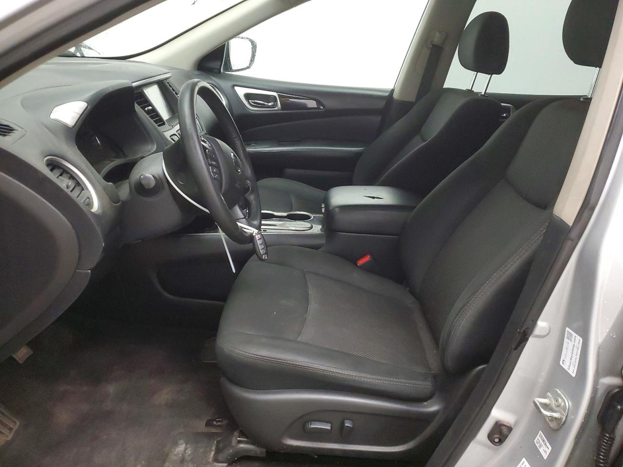 Nissan Pathfinder Sv