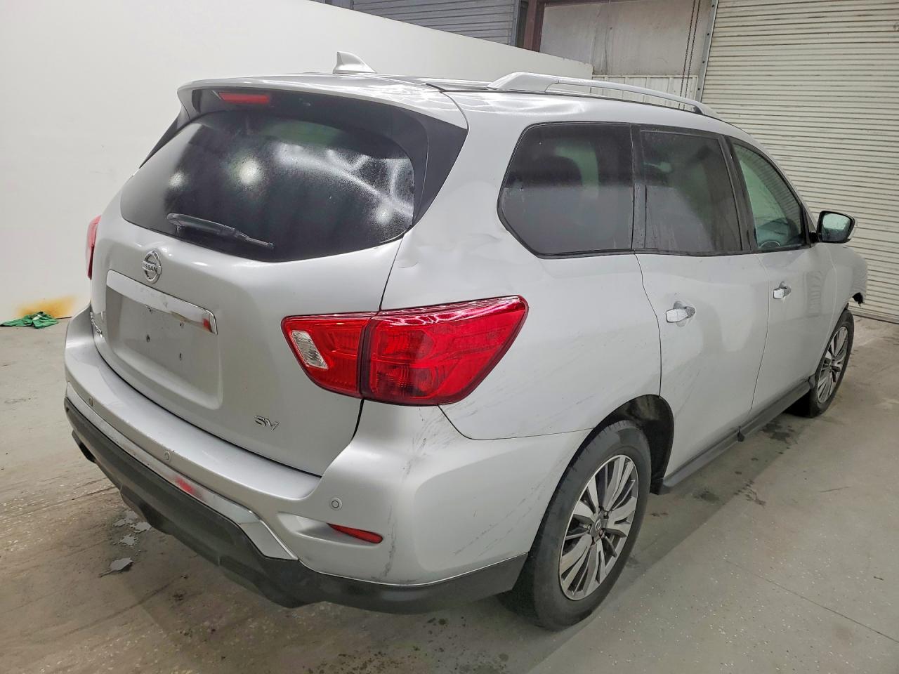 Nissan Pathfinder Sv