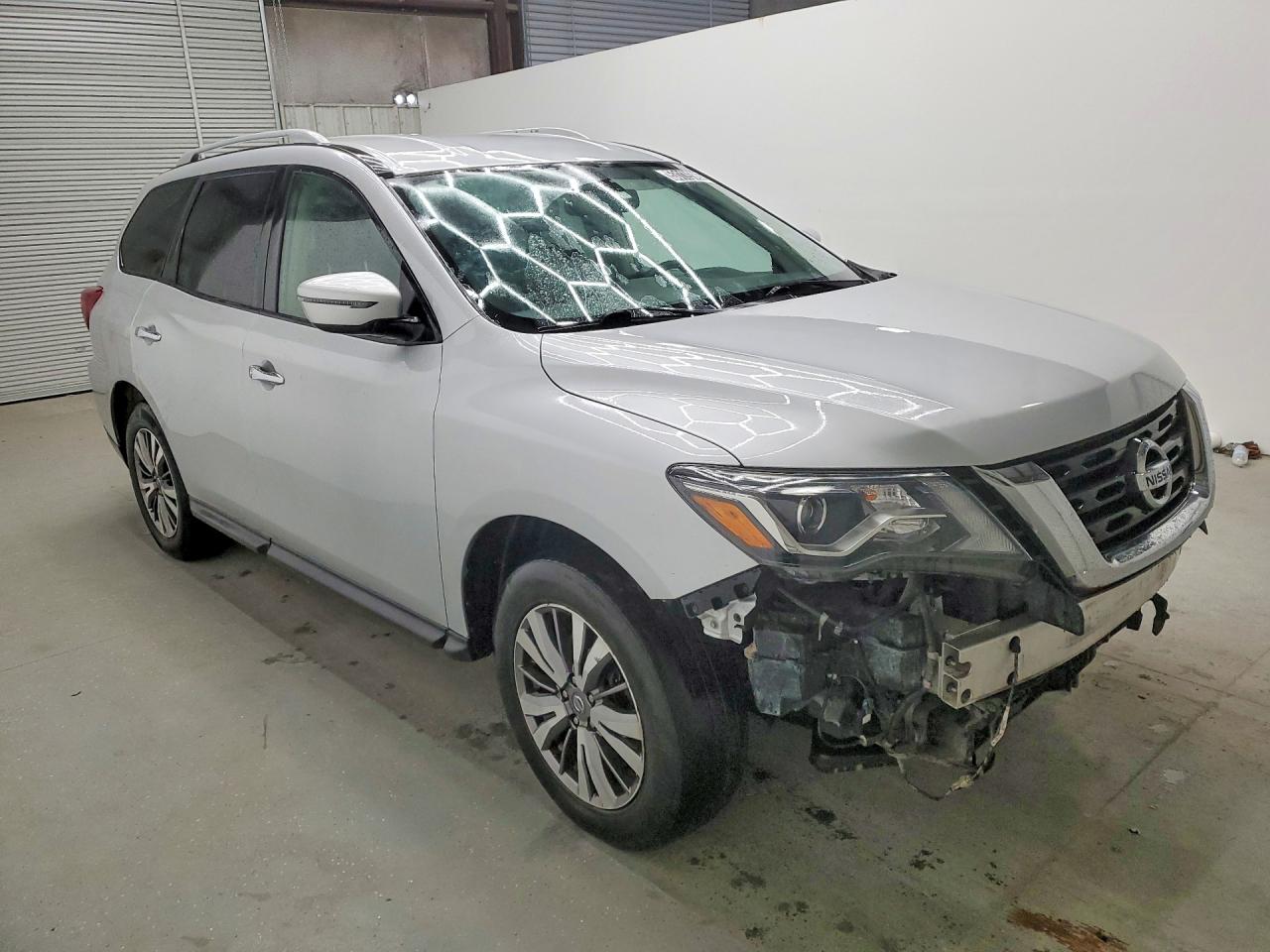 Nissan Pathfinder Sv