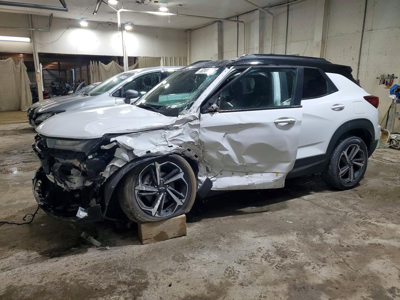 Salvage Chevrolet Trailblaze Image