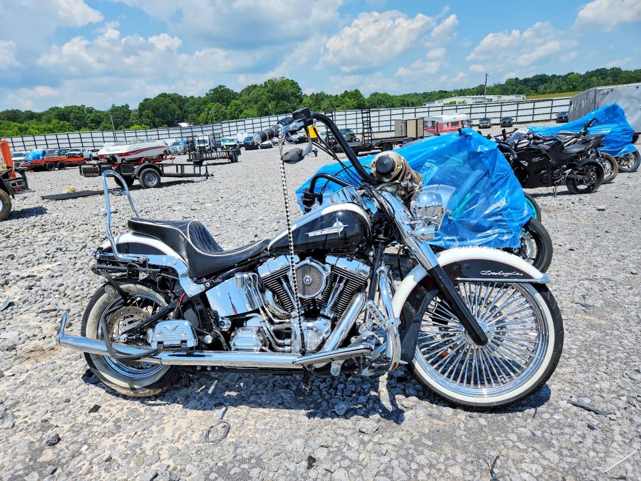 Salvage Harley-Davidson Fl Image