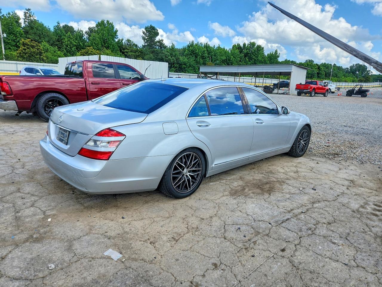 Mercedes-Benz S-Class 550