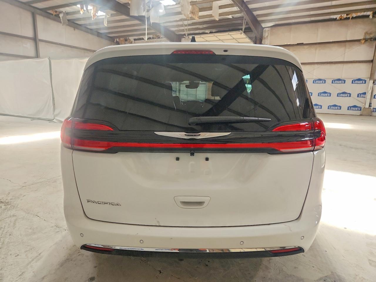 Chrysler Pacifica Select