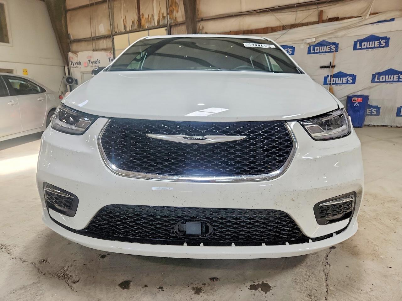 Chrysler Pacifica Select