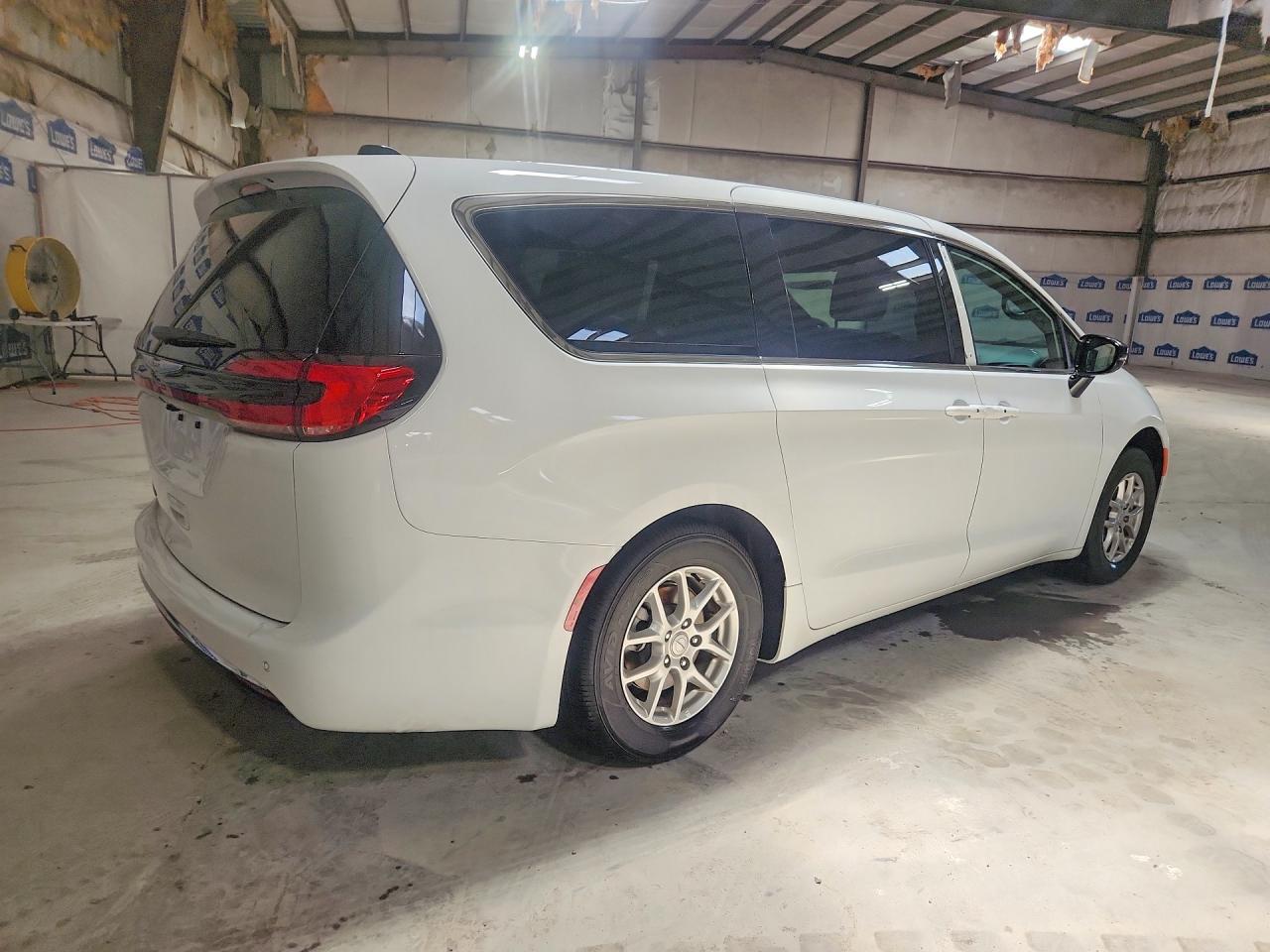 Chrysler Pacifica Select