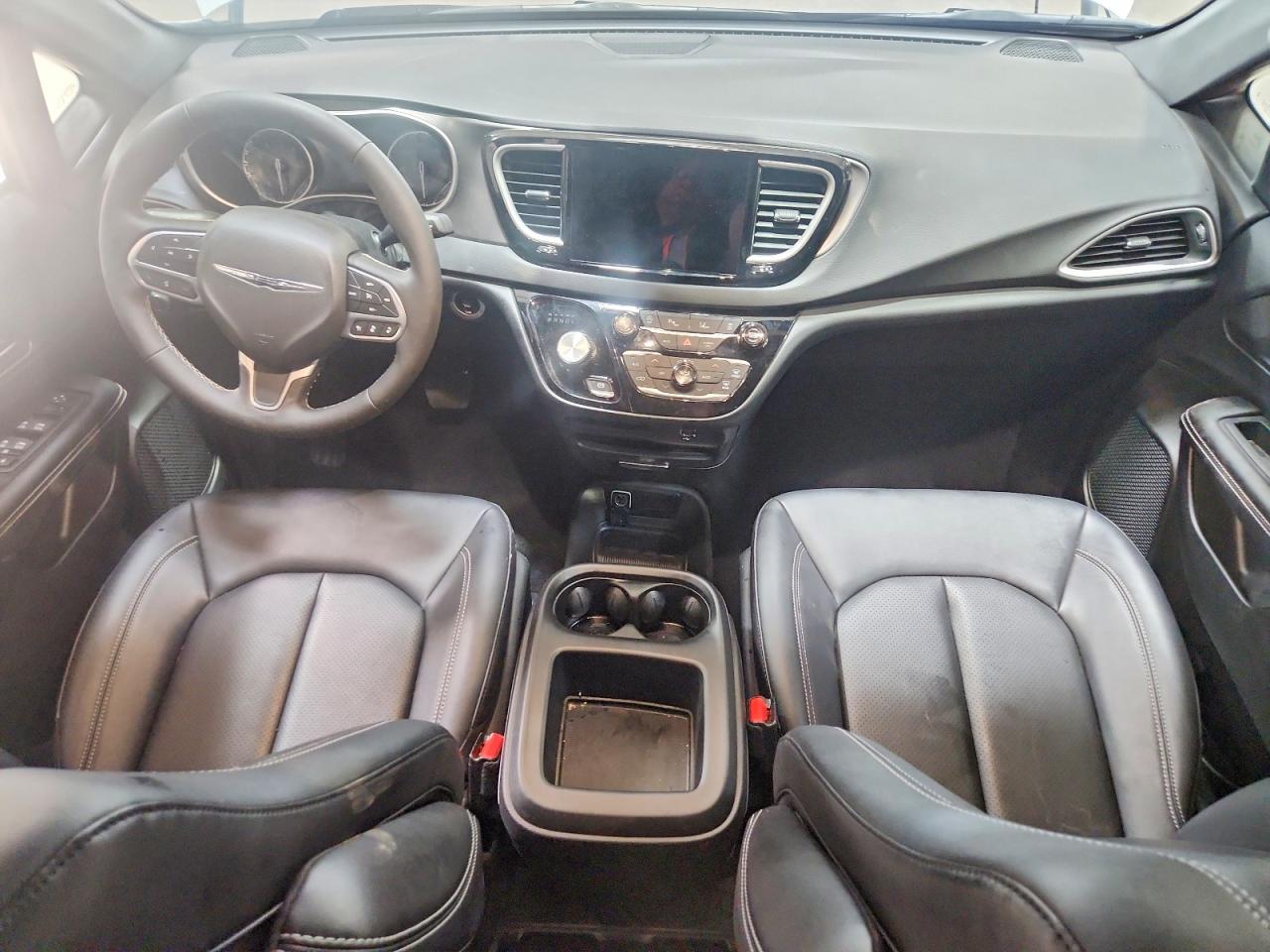 Chrysler Pacifica Select