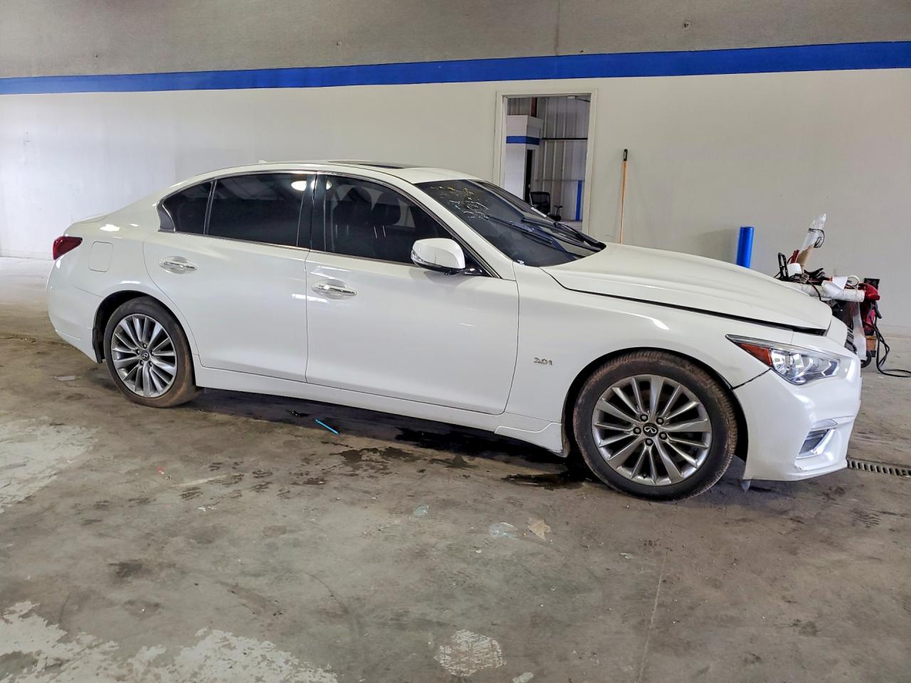 INFINITI Q50 3.0t Luxe