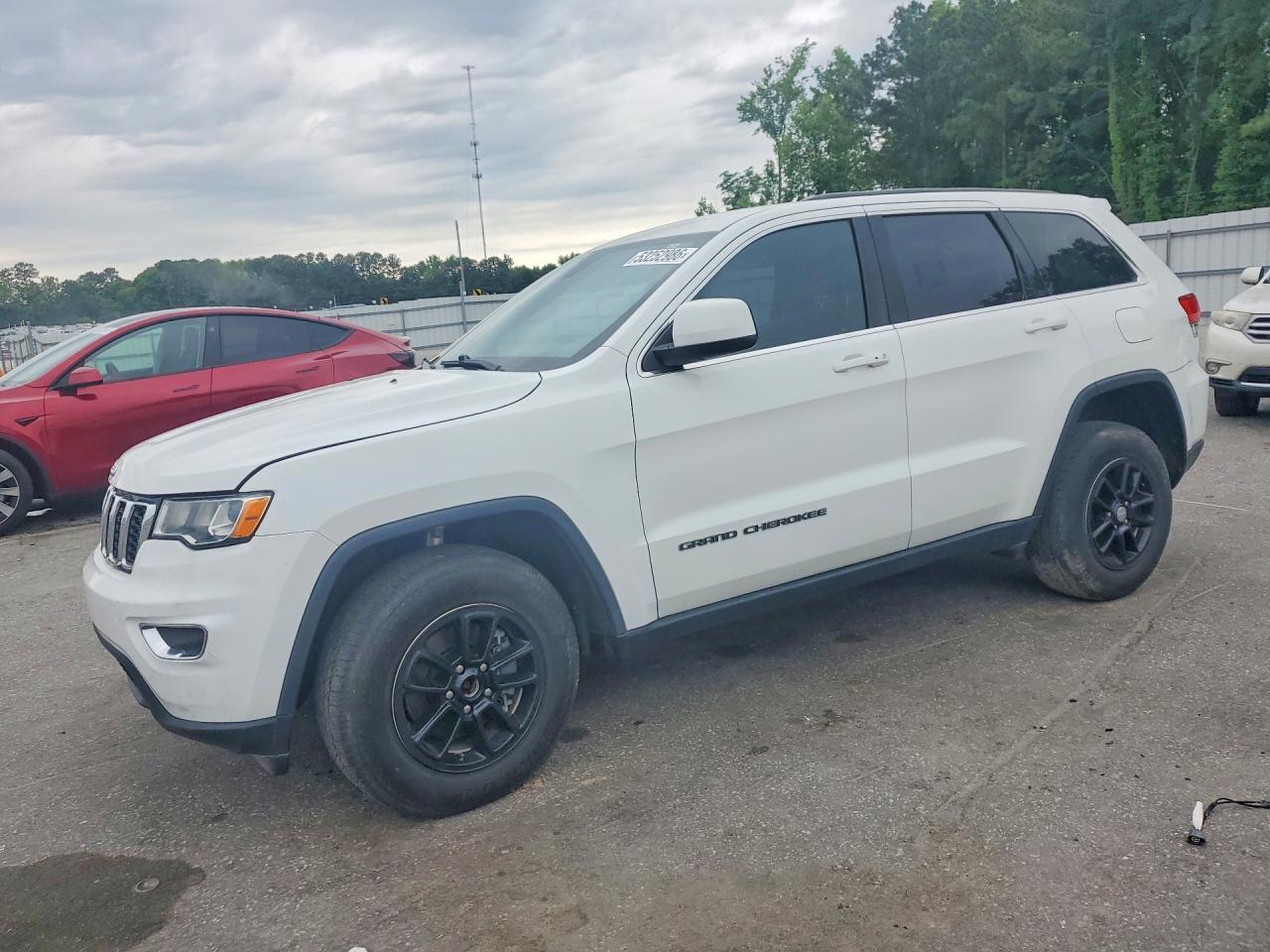 Salvage Jeep Cherokee Image