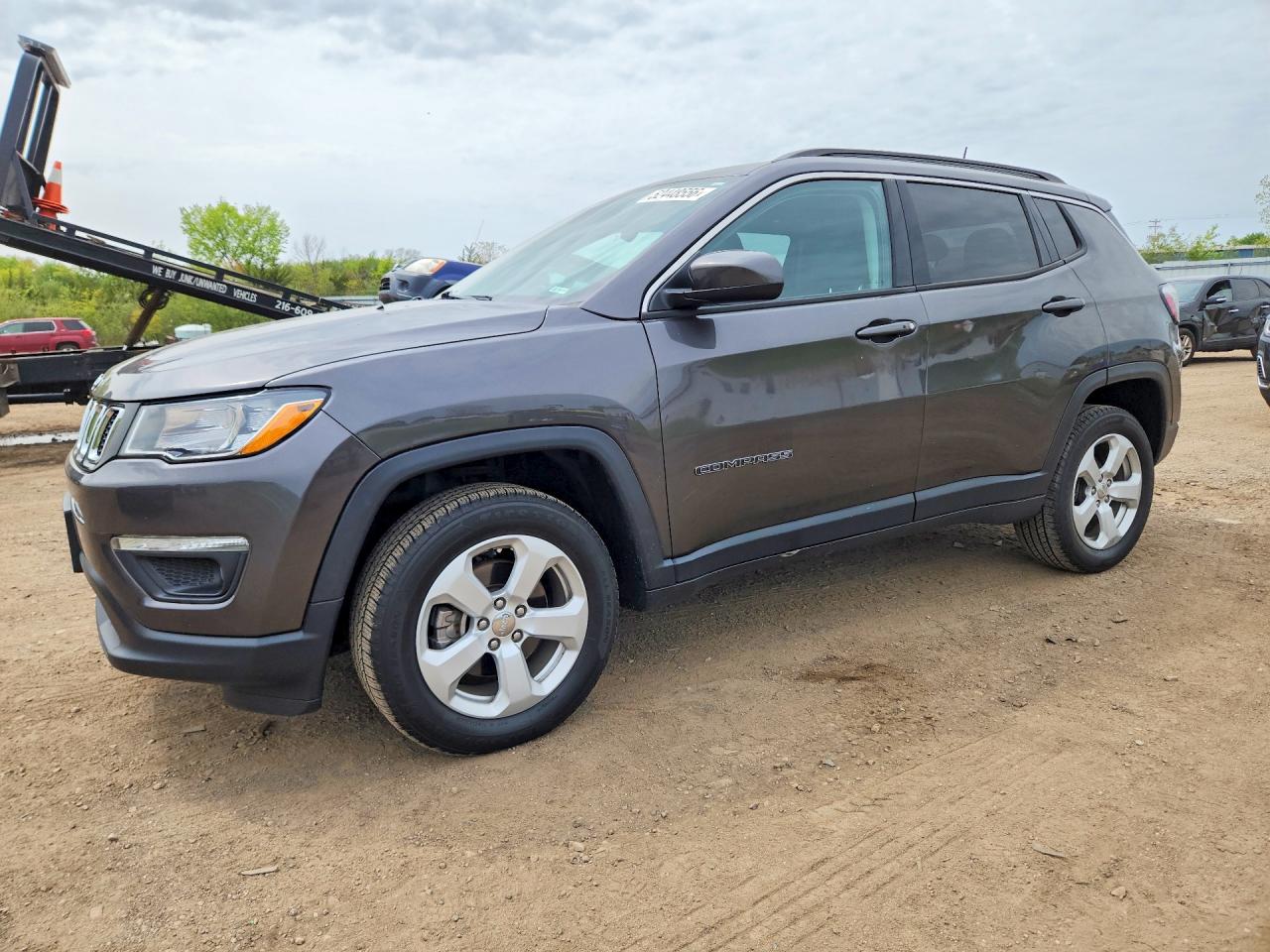 Salvage Jeep Compass Image