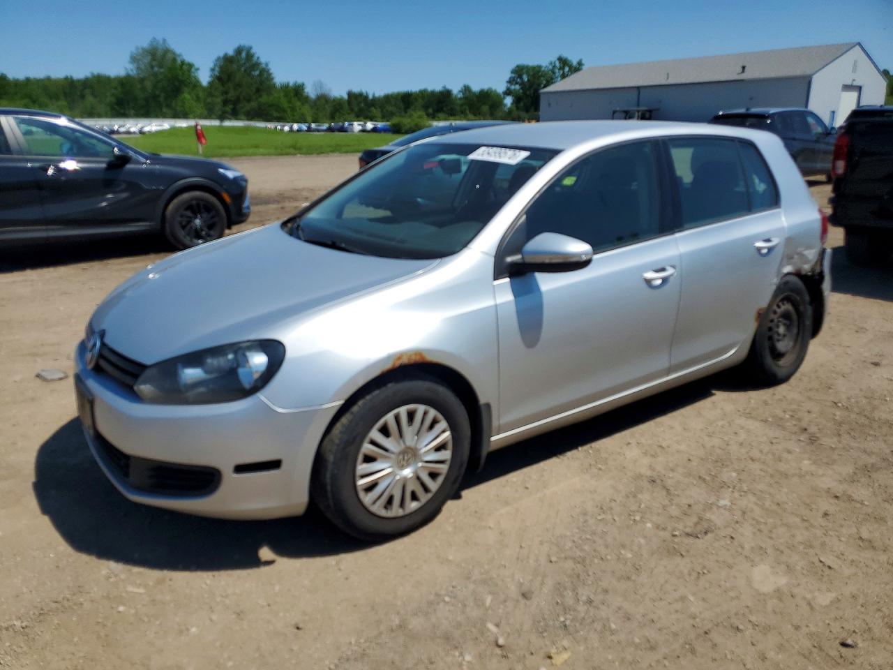 Salvage Volkswagen Golf Image