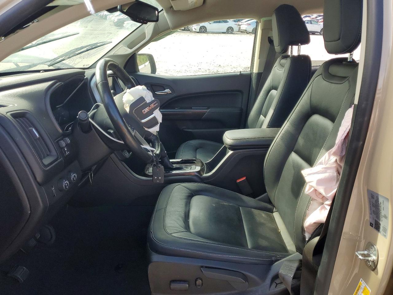 GMC Canyon Elevation
