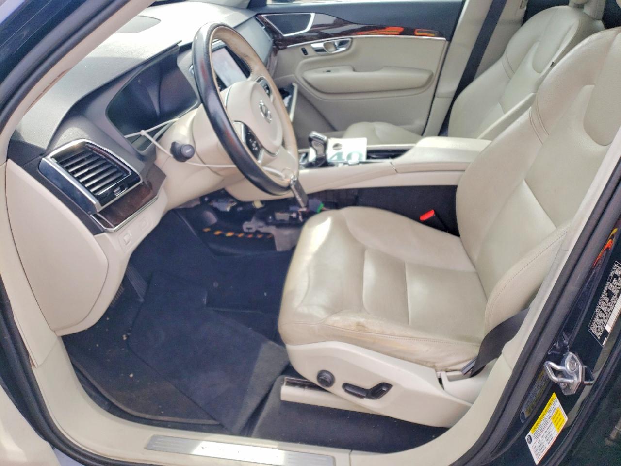 Volvo XC90 T6