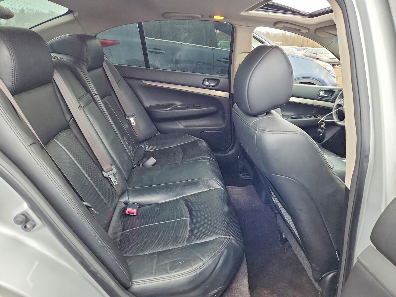 INFINITI G37 X