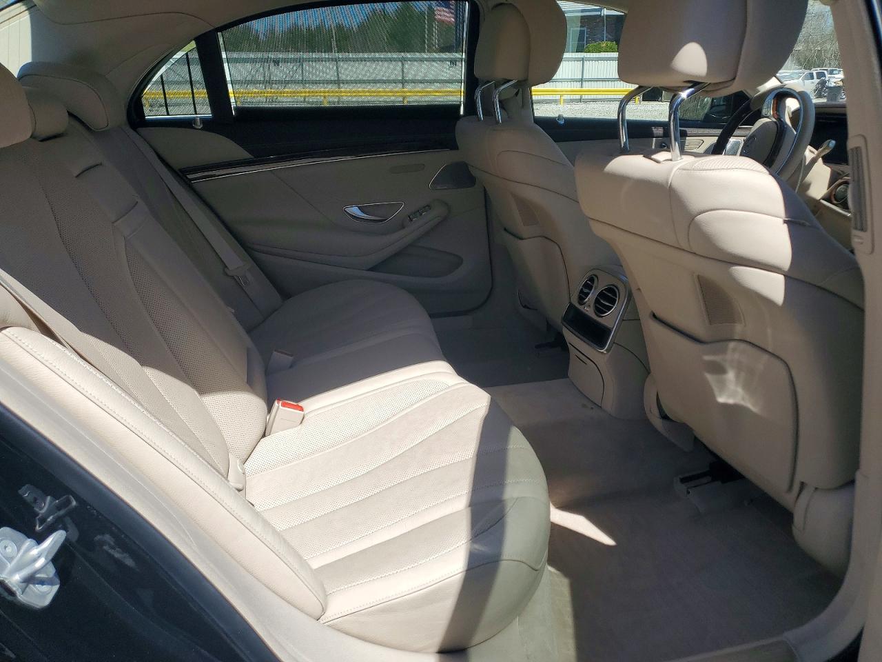 Mercedes-Benz S-Class 550 4matic