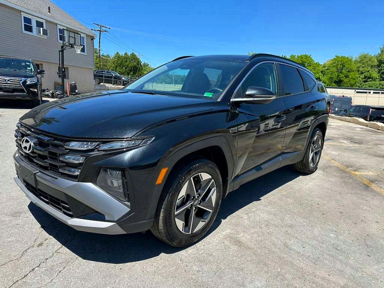 Salvage Hyundai TUCSON Image