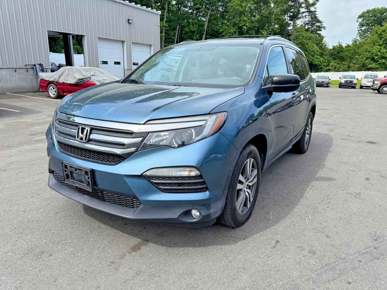 Salvage Honda Pilot Image