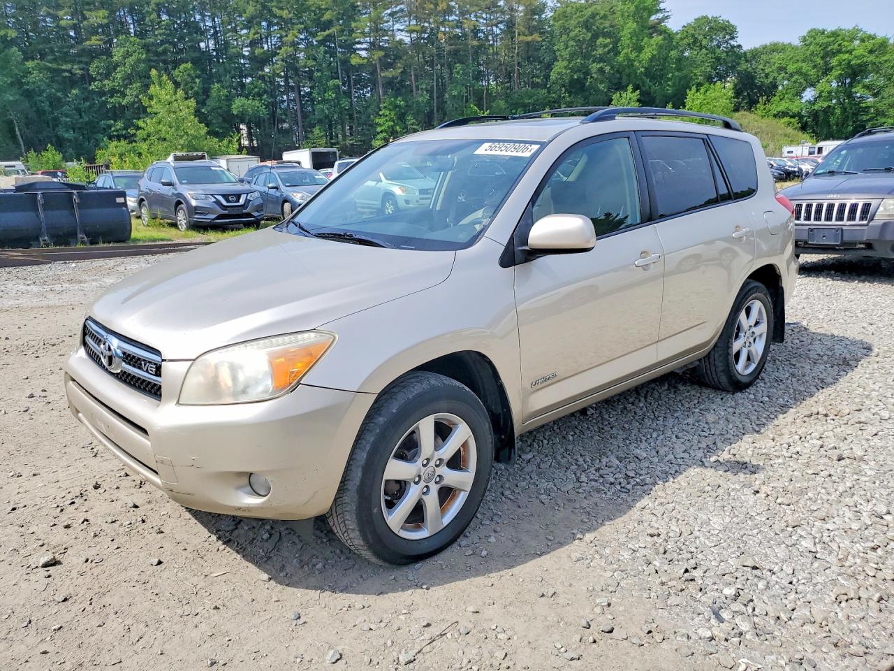 Salvage Toyota RAV4 Image