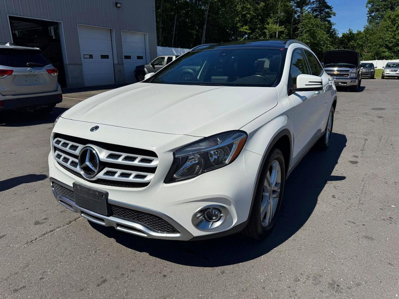 Salvage Mercedes-Benz GLA Image