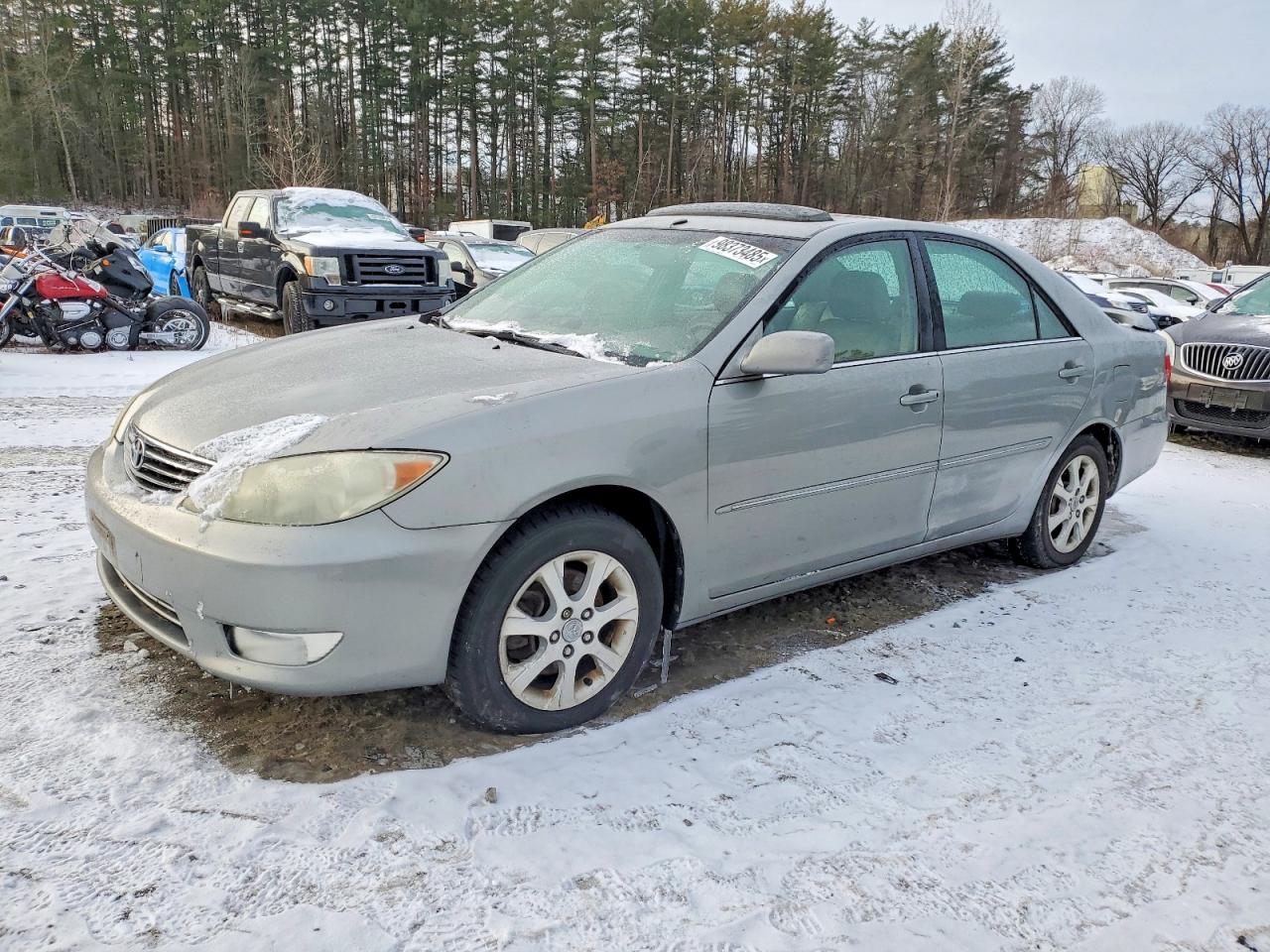 Salvage Toyota Camry Image