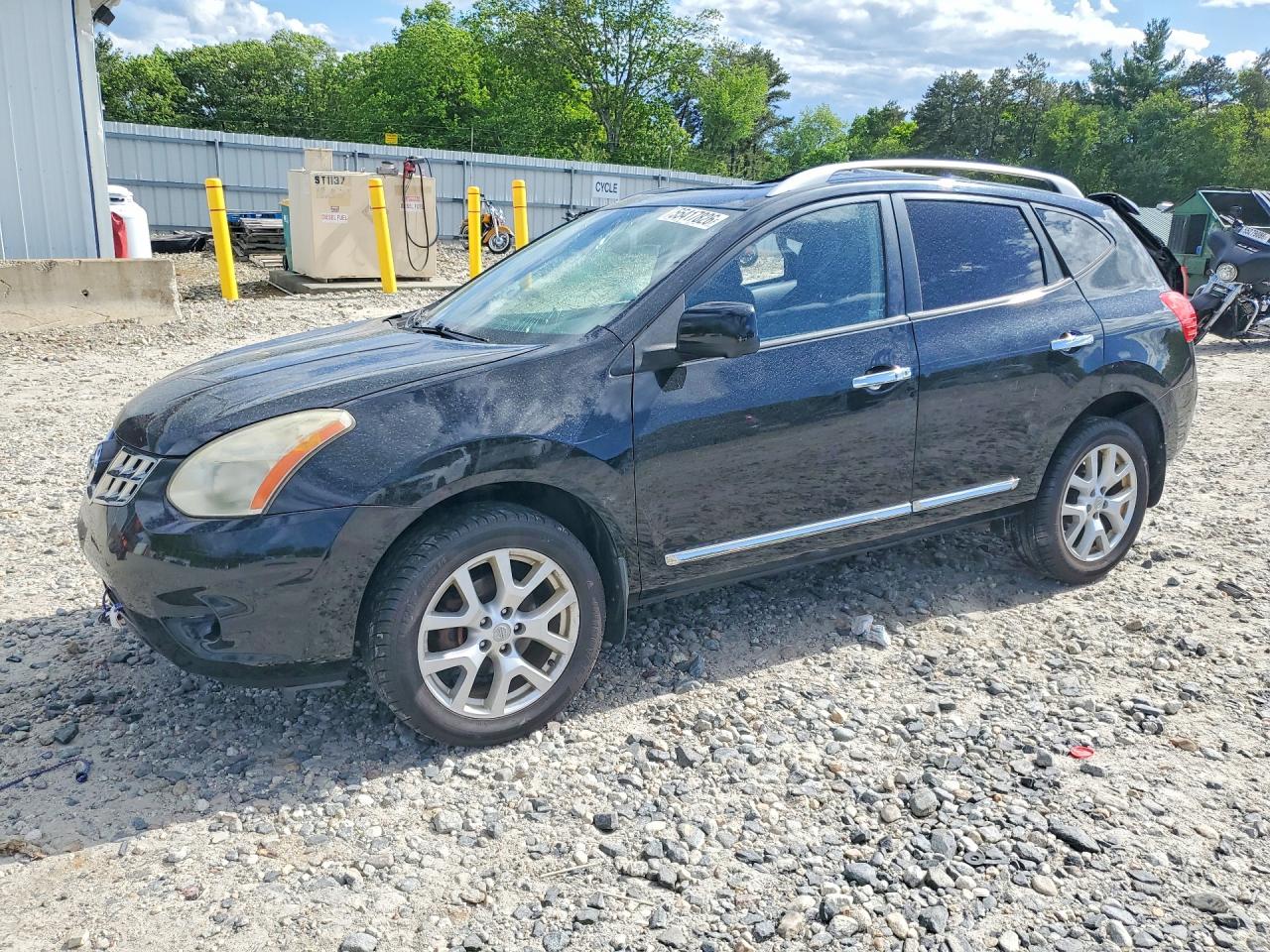 Salvage Nissan Rogue Image