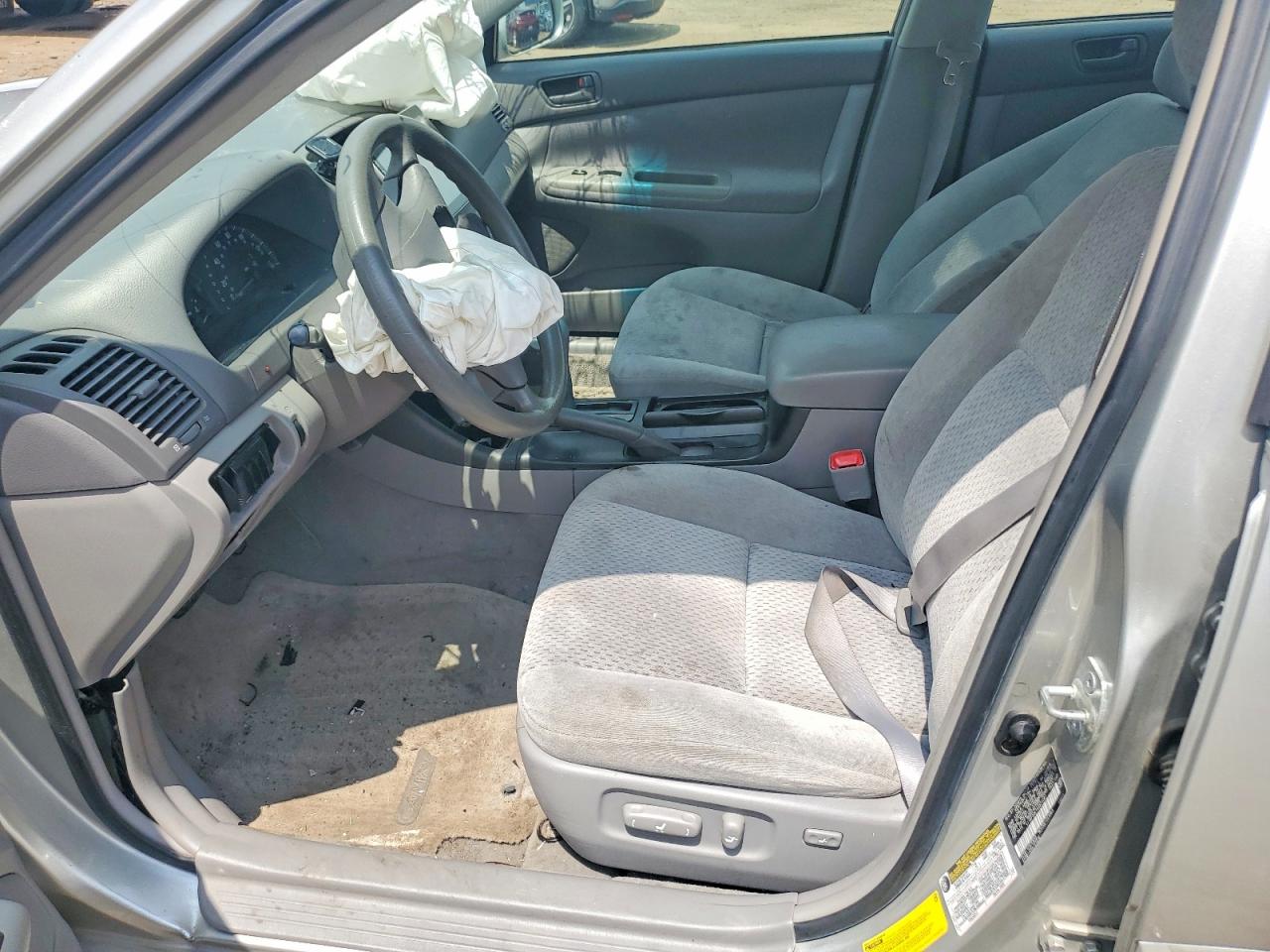 Toyota Camry Le V6