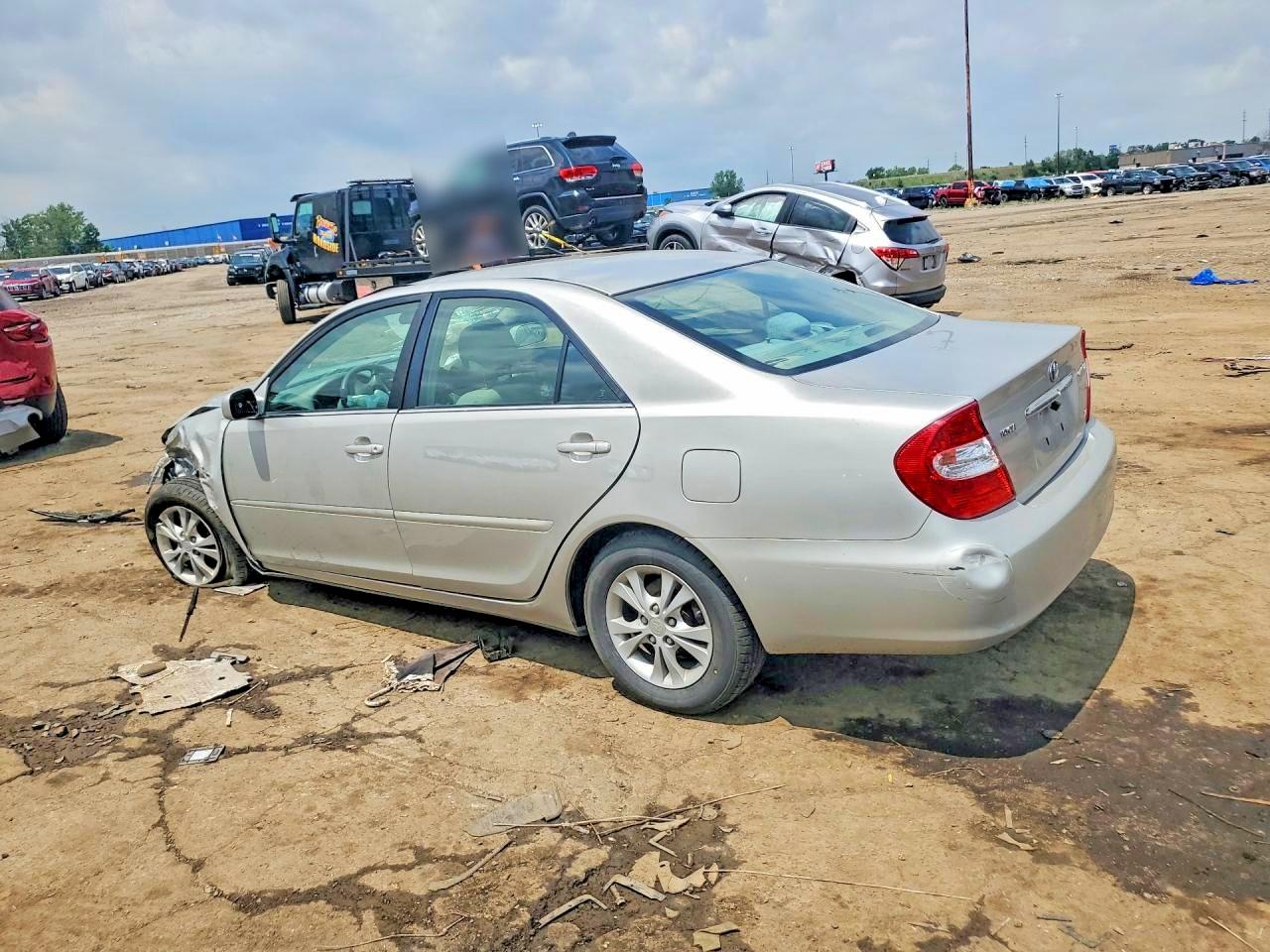 Toyota Camry Le V6