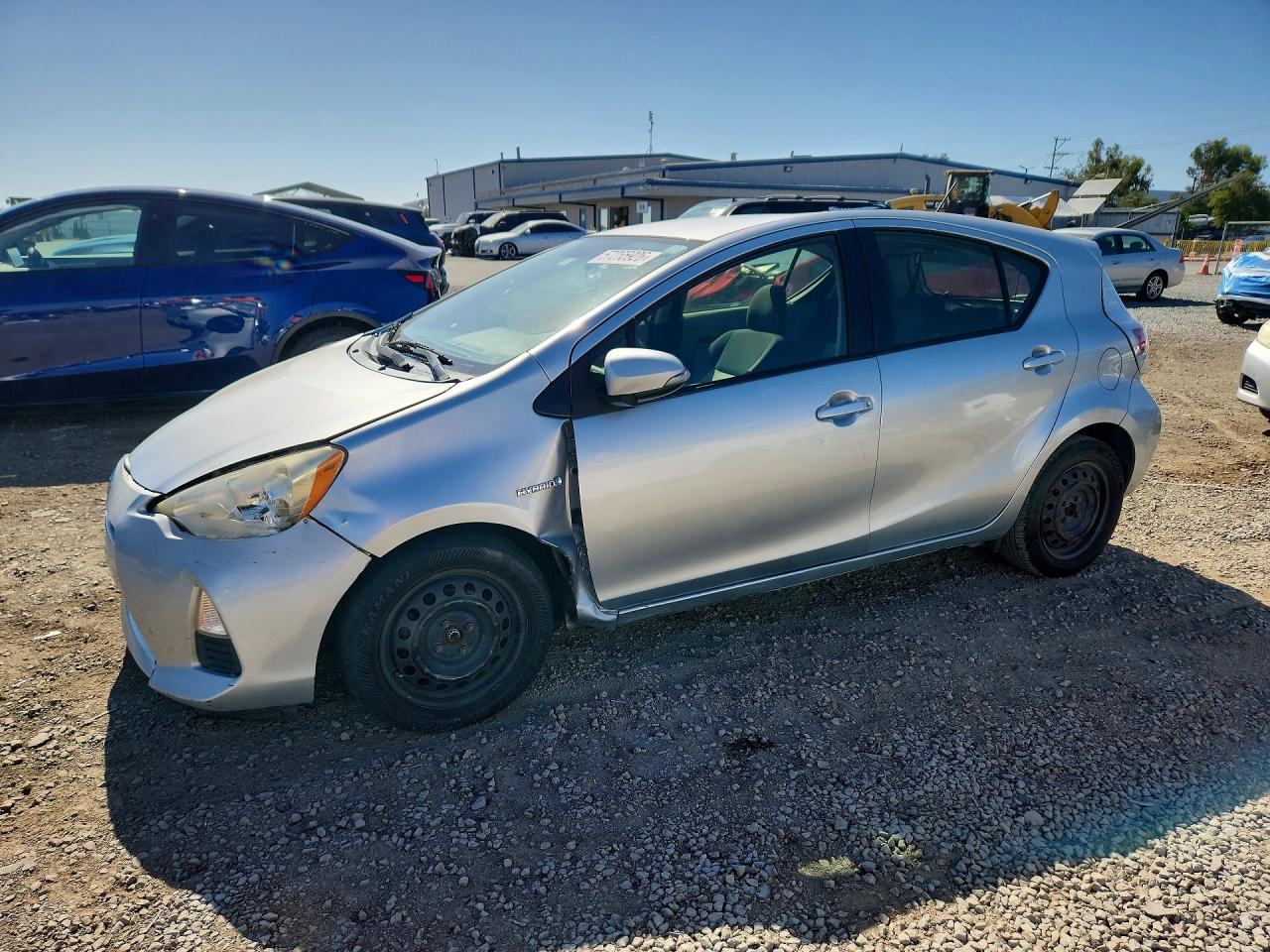 Salvage Toyota Prius Image