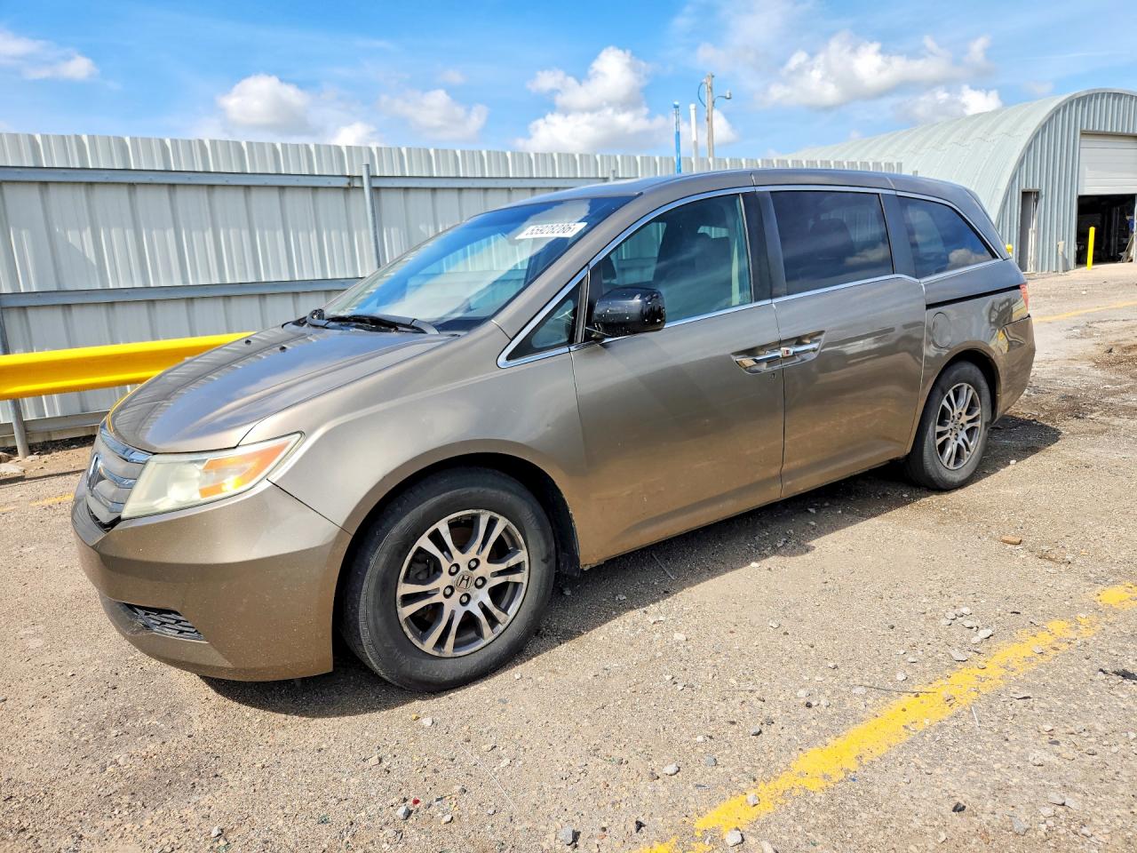 Salvage Honda Odyssey Image