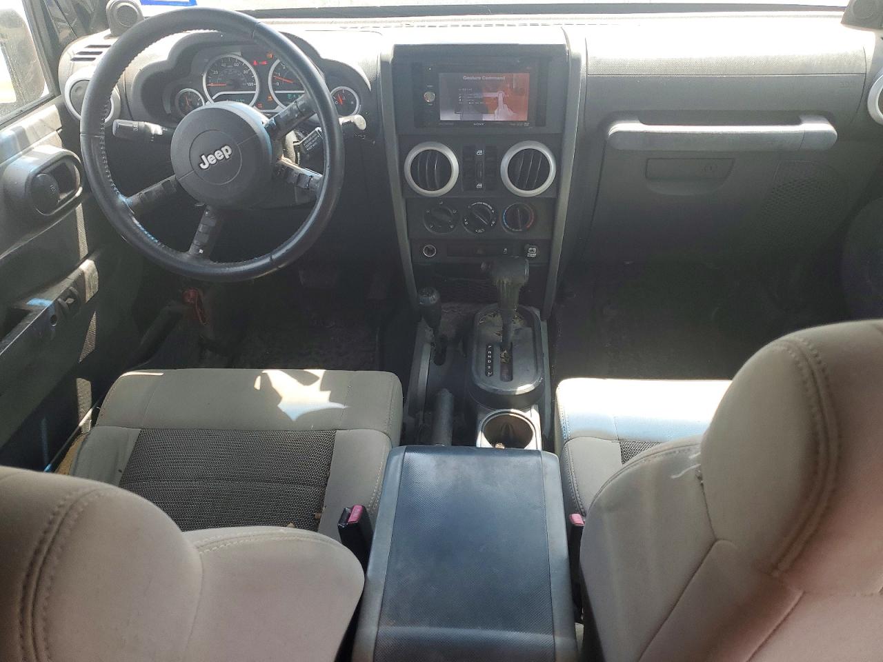 Jeep Wrangler Sahara