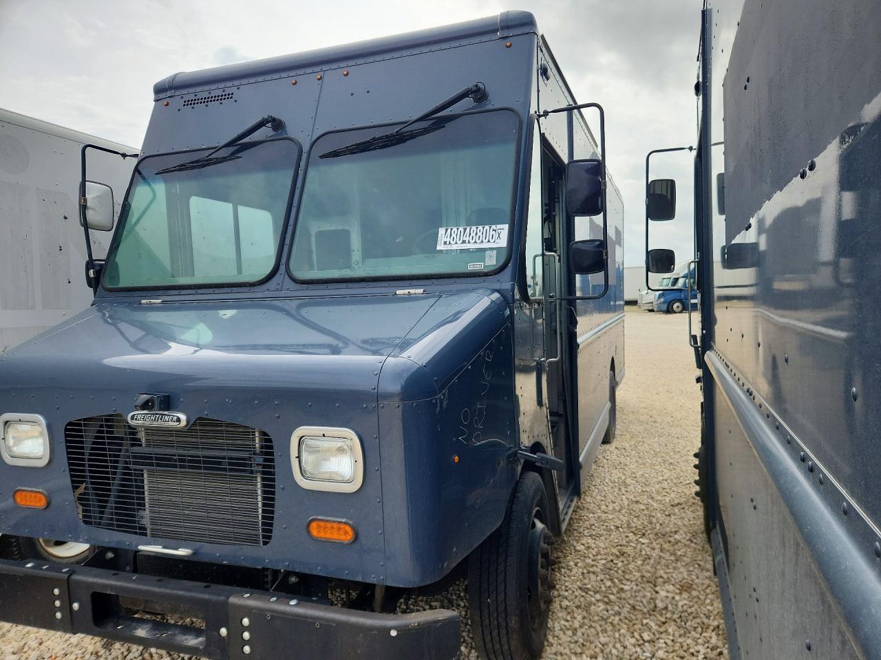 Salvage Freightliner Chassis Image
