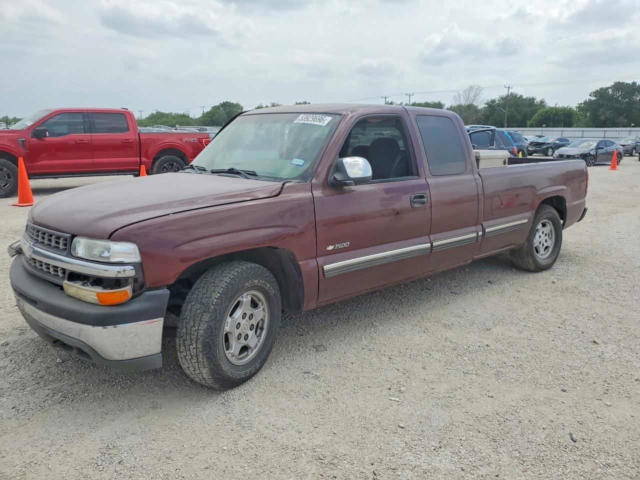 Salvage Chevrolet Silverado Image