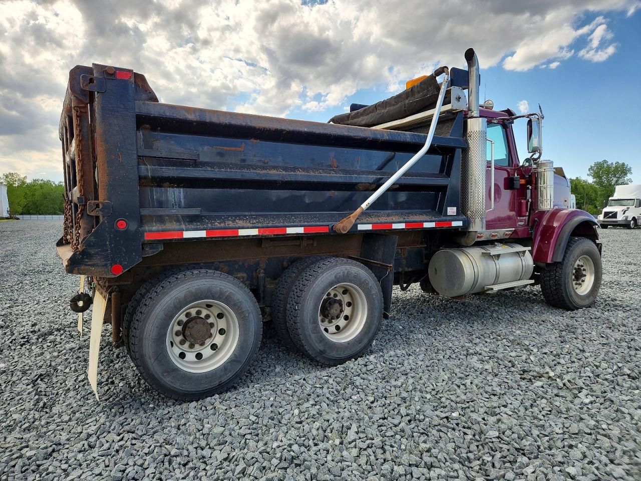 International 5900i