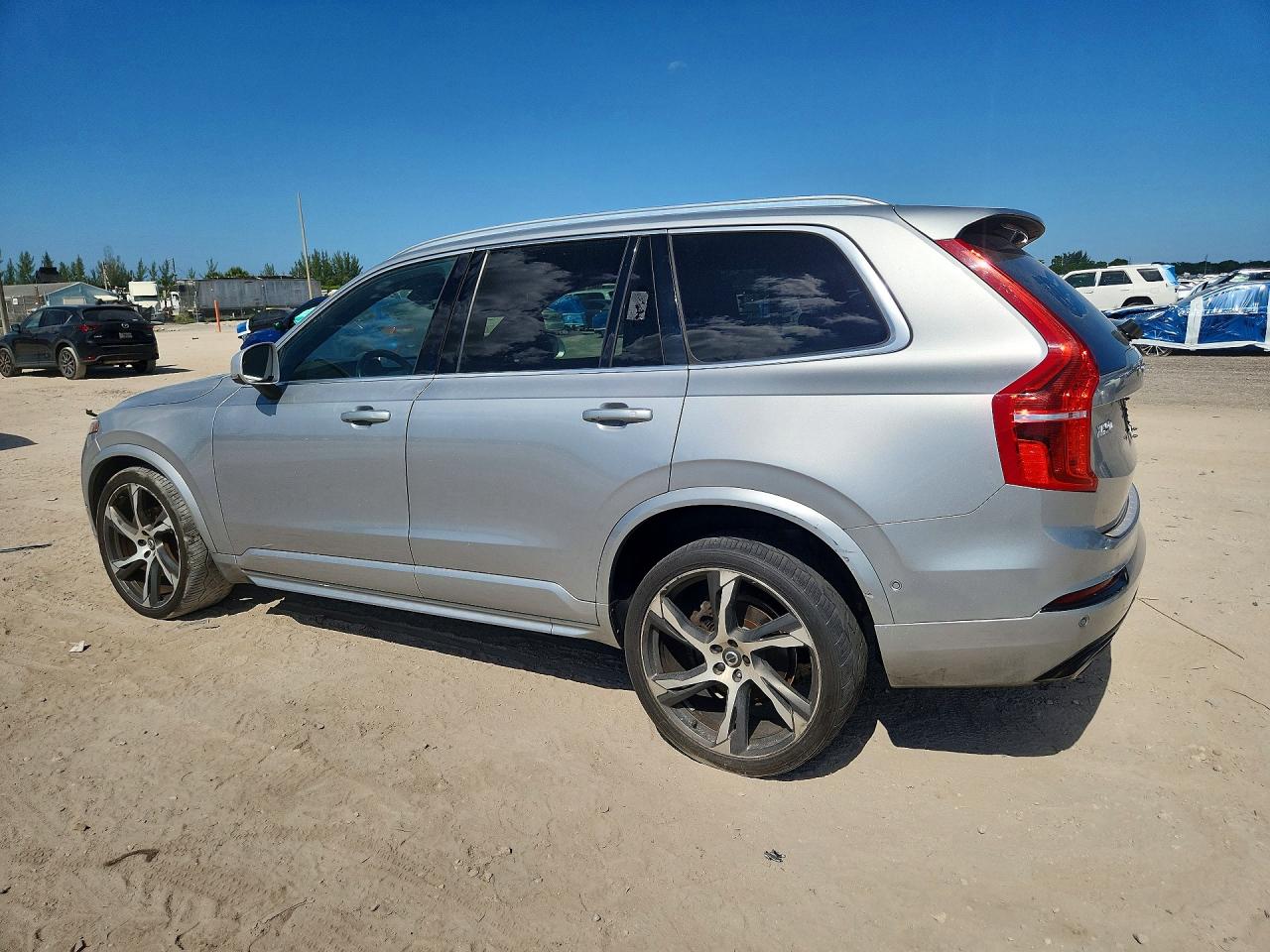 Volvo XC90 T6