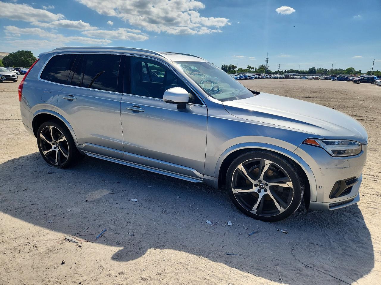 Volvo XC90 T6