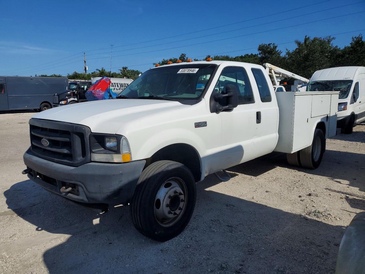 Salvage Ford F-450 Image
