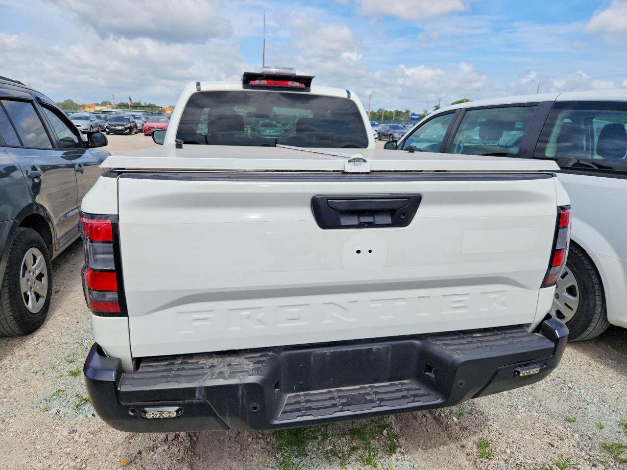 Nissan Frontier S