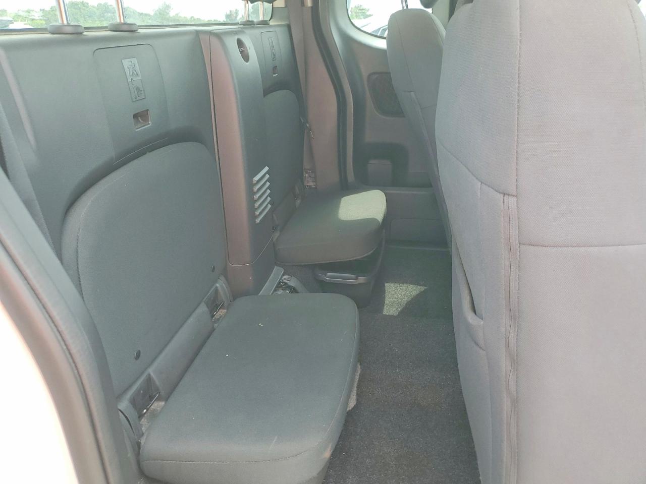 Nissan Frontier S