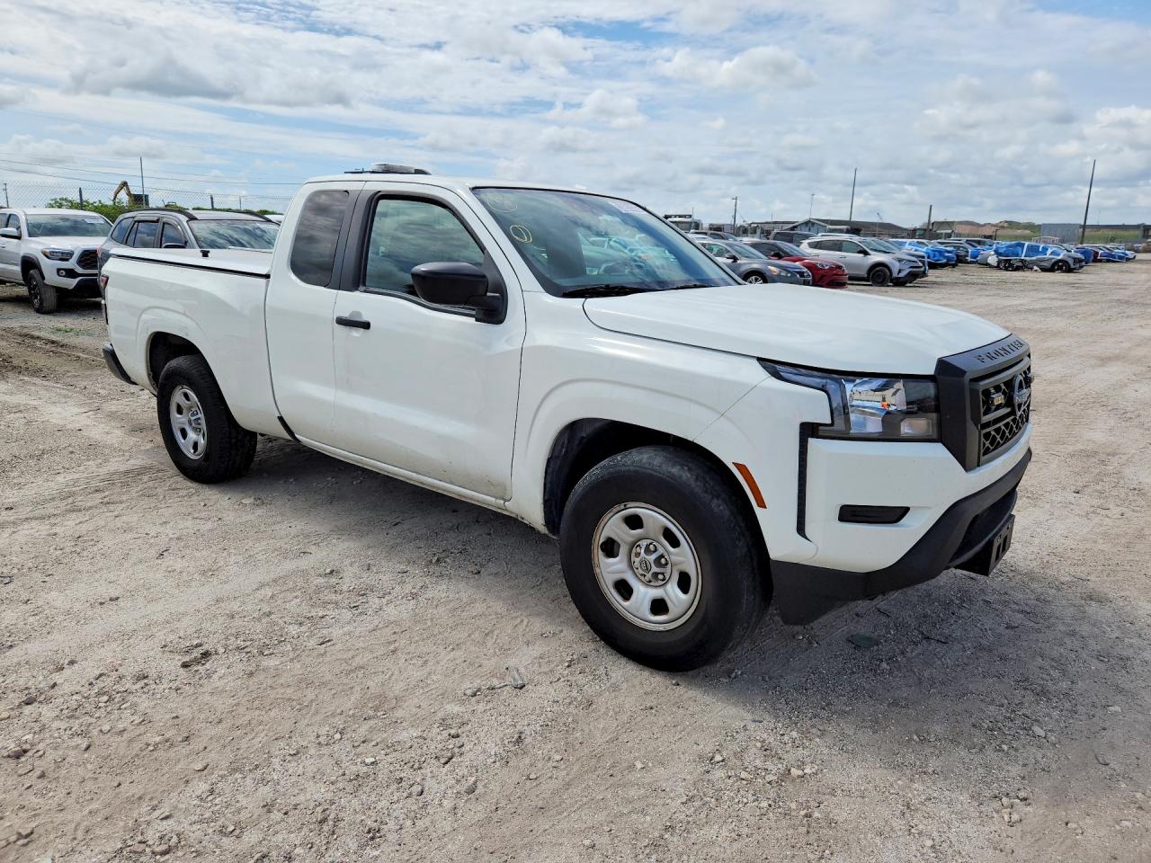 Nissan Frontier S