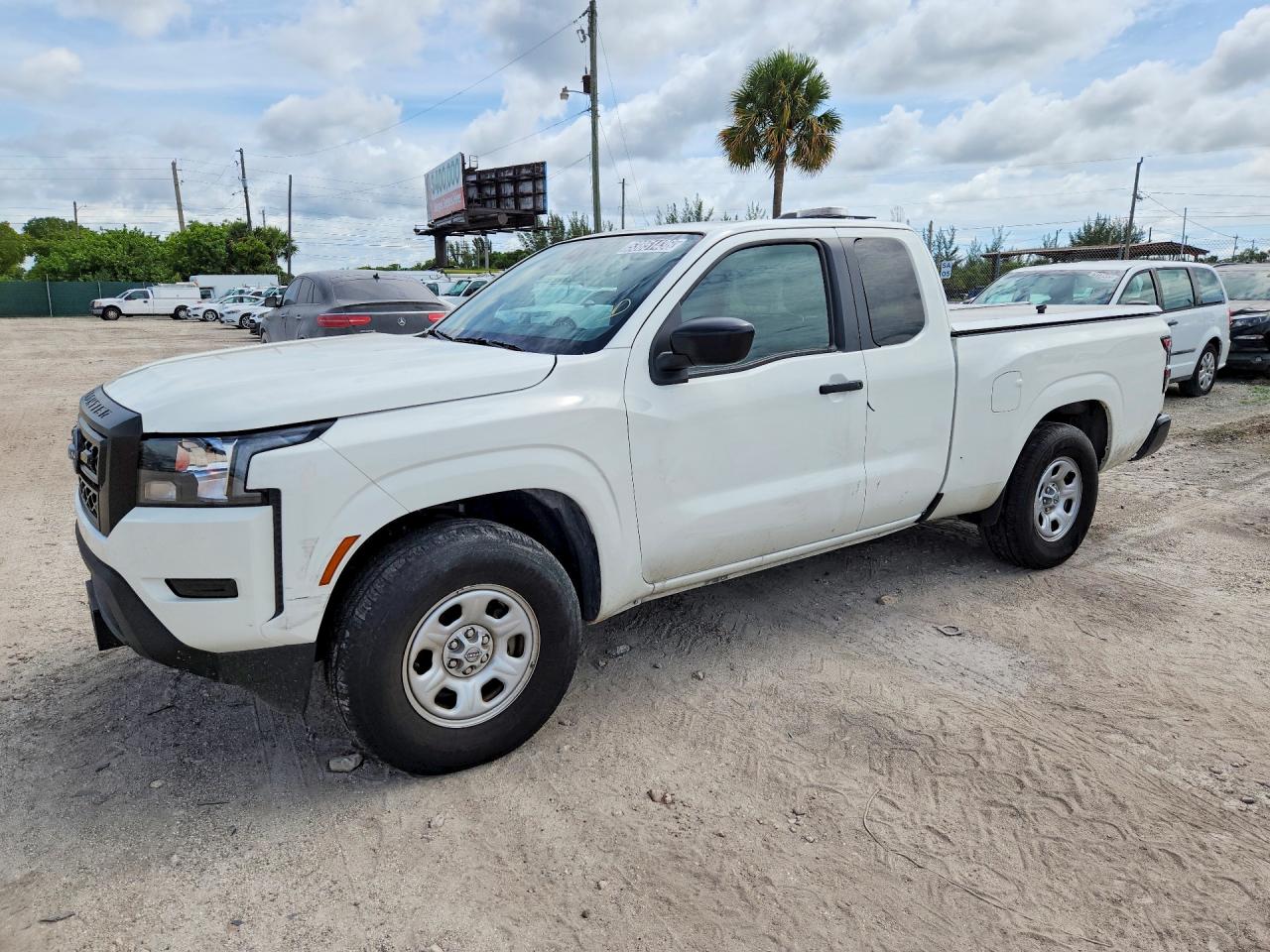 Salvage Nissan Frontier Image