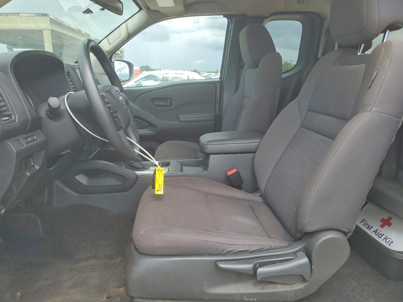 Nissan Frontier S